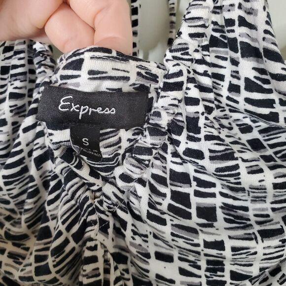 Express Vintage Y2K 2007 Black and White Gold Chain Halter Top Size Small - Picture 8 of 11